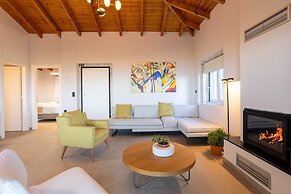 Petra Thea Chrani - Seaview Stylish Gem