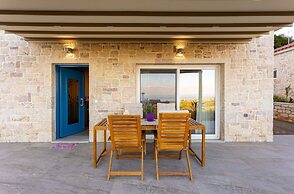 Petra Thea Chrani - Seaview Cozy Gem