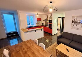 Modern Nook by the Central way