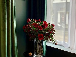 Cozy Couple Retreat Near Thermes