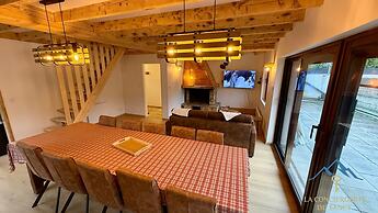 Chalet With Expansive Panorama Terrace