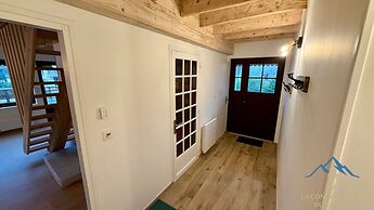 Chalet With Expansive Panorama Terrace
