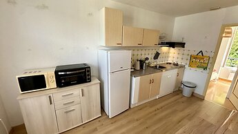 Modern 6-guest Flat in Mont-dore