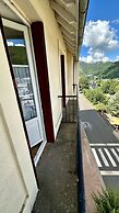 Modern 6-guest Flat in Mont-dore
