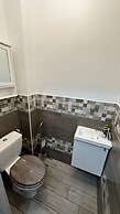 2-bedroom Revamped Flat in Auvergne