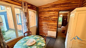 Cabin-style Nook for 2