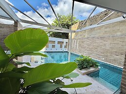 Villeta Getaway Pool Balcony Relax Vibes