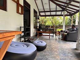 R BackPacker Hostel