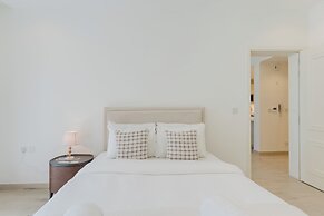 PVH - Mayas Geneva - 1BR Plus Maids Room
