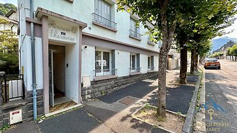 Auvergne Village Escape for 8
