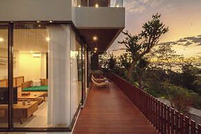 Diamond Hill Komodo