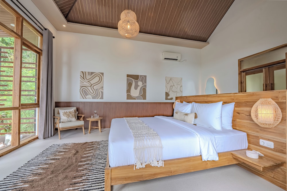 Diamond Hill Komodo
