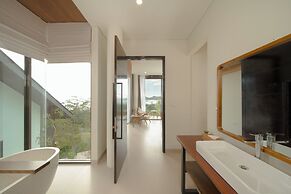 Diamond Hill Komodo