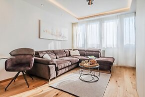 Aurora Park View Apartment