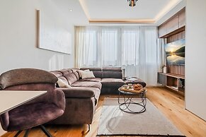Aurora Park View Apartment