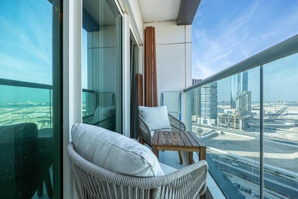 Bloomfields Elevated 2BR in Marina Heigh