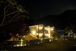 Aspen Riverside Resort