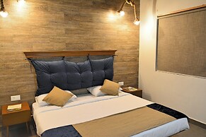 Aspen Riverside Resort