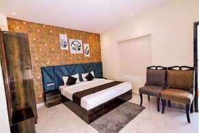 Madhuram Hotel