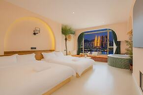 Chongqing City Center River View B&B