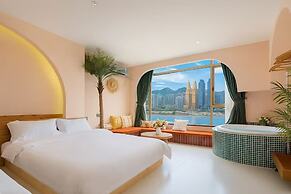 Chongqing City Center River View B&B