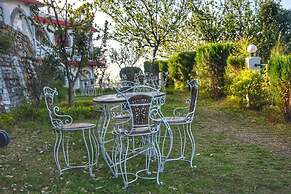 Himalayan Retreat Neelkanth