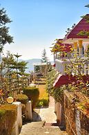 Himalayan Retreat Neelkanth