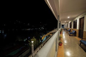 Hotel Silverton (180 lake view)