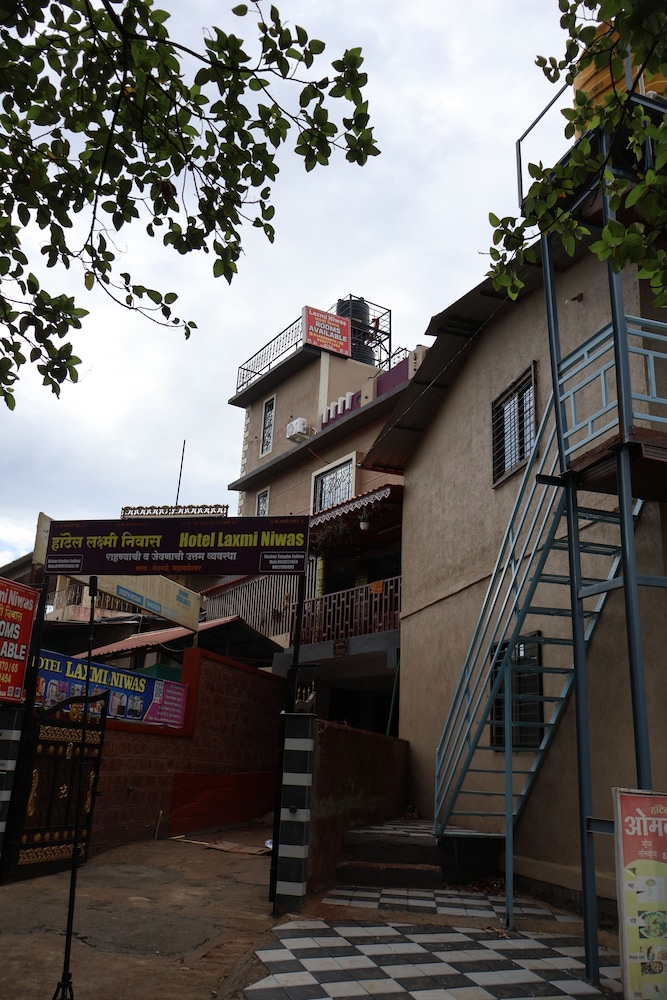 Hotel Laxmi Niwas