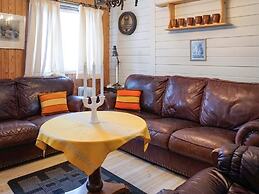 4 Person Holiday Home in Hallevadsholm