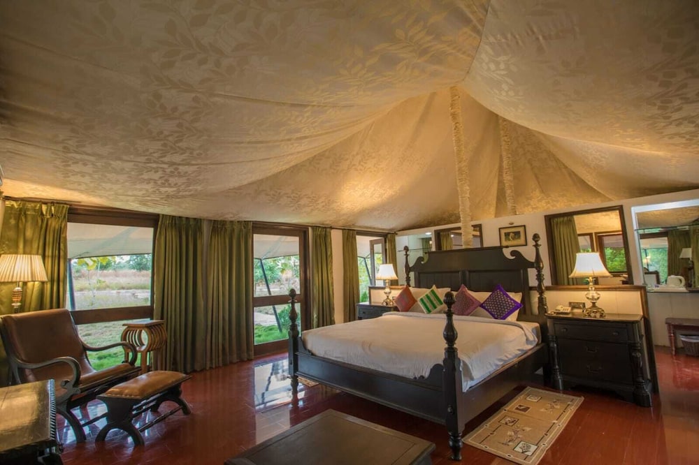 Tuli Veer Bagh Resort & Spa