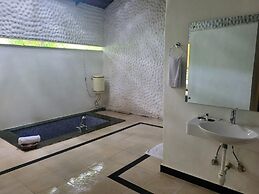 Tuli Veer Bagh Resort & Spa