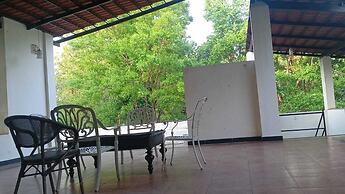 Tuli Veer Bagh Resort & Spa