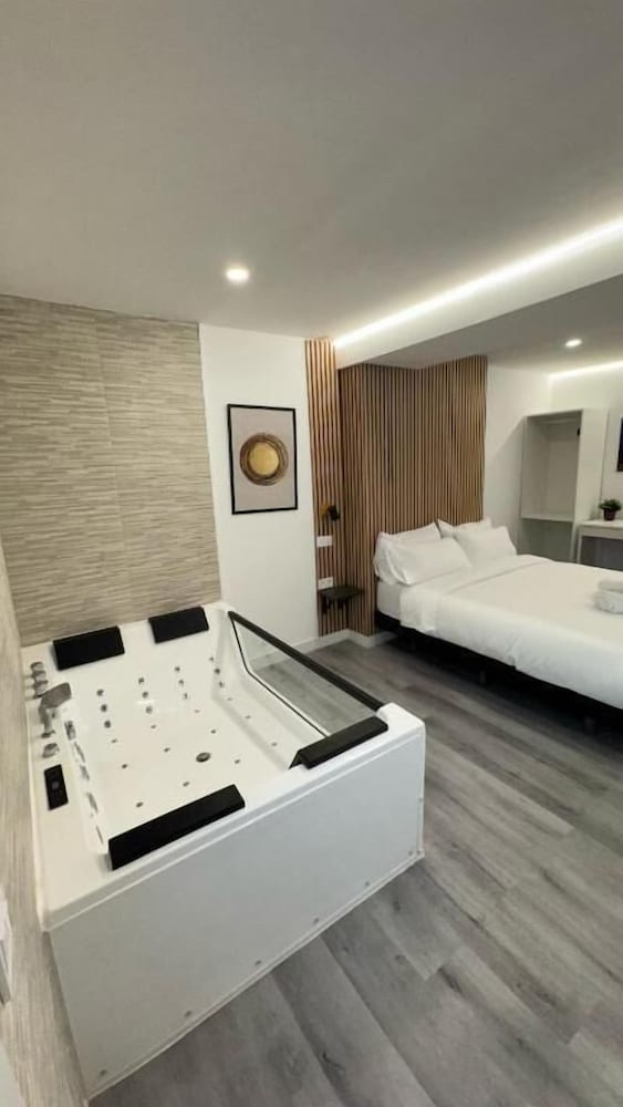 jacuzzi rooms