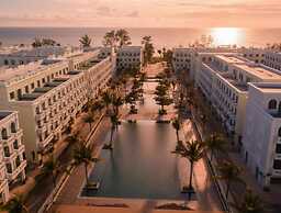 HADU Hotel & Café