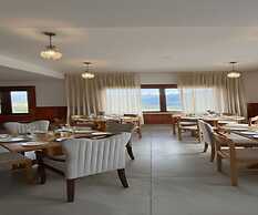 The Zurfi's Hotel