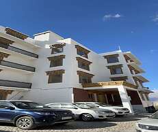 The Zurfi's Hotel