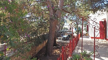 Comfortable Villa for 8 People Near Lido Pizzo
