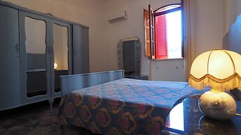 Comfortable Villa for 8 People Near Lido Pizzo