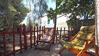 Comfortable Villa for 8 People Near Lido Pizzo