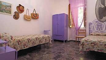 Comfortable Villa for 8 People Near Lido Pizzo