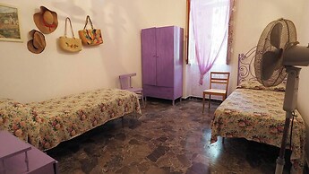 Comfortable Villa for 8 People Near Lido Pizzo