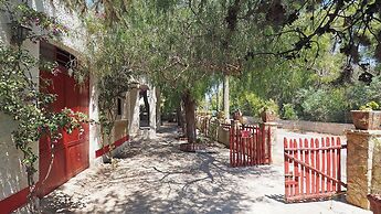 Comfortable Villa for 8 People Near Lido Pizzo