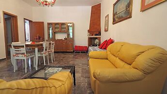 Comfortable Villa for 8 People Near Lido Pizzo