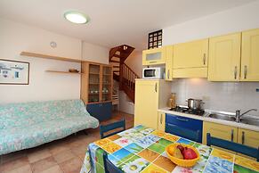 Coastal Apartment With Shared Pool