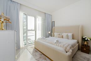 Elite 1BR Emaar Beachfront Near Marina JBR