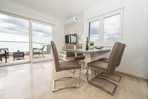 Pulse apartments with Pool