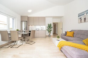 Pulse apartments with Pool