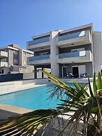 Pulse apartments with Pool