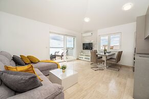 Pulse apartments with Pool